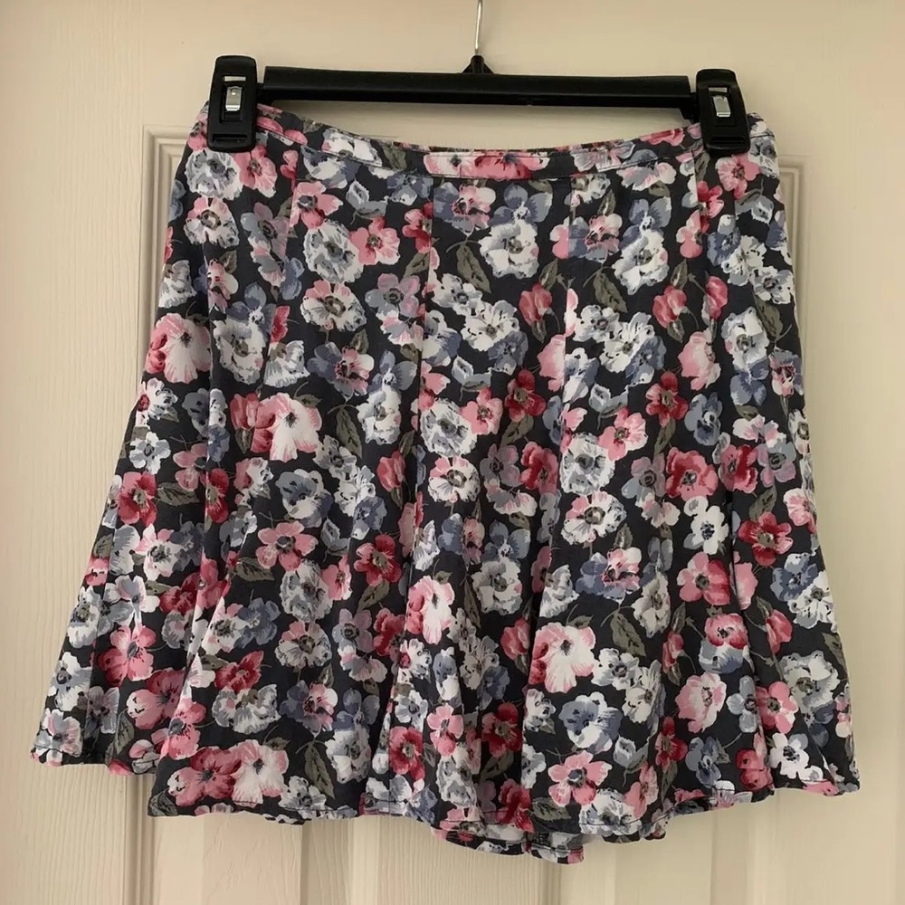 Hollister Floral Skirt size XS